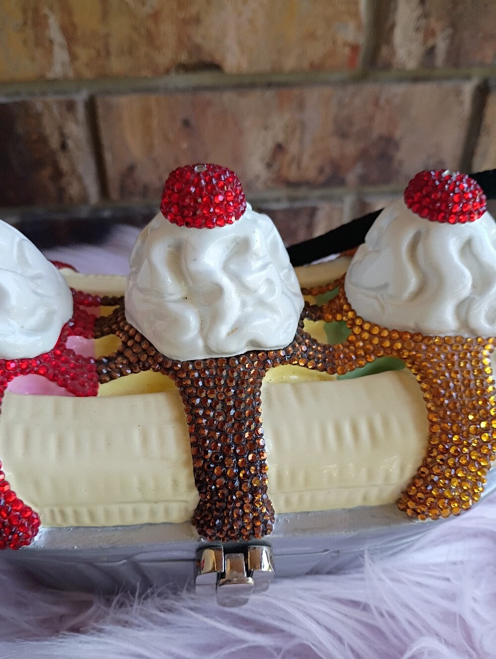 Wow! Rare NEW Timmy Woods Swarovski Crystal Wooden Banana Split Ice Cream Bag - Picture 5 of 16